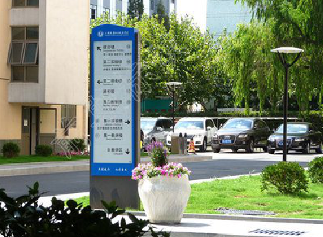 新野哪些因素影响宣传栏的制作？